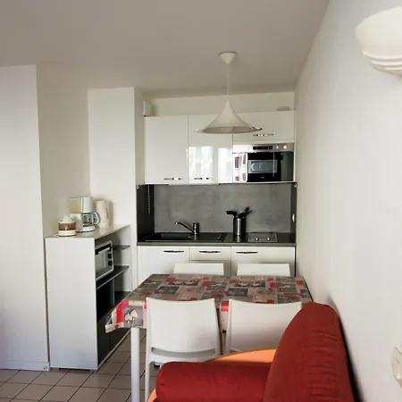 Terres De France - Les Silenes Apartment